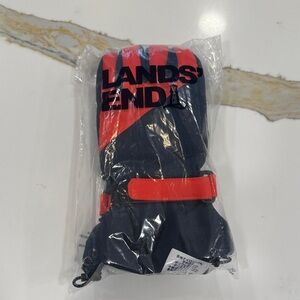 Lands' End Kids Squall Winter Gloves size small. New in packaging.